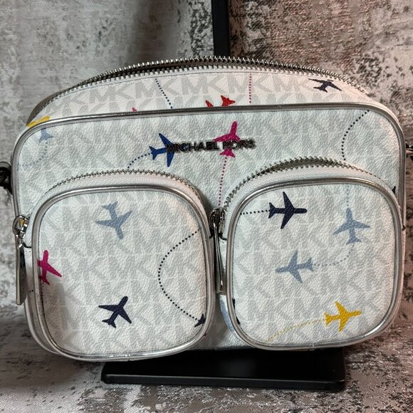 Michael Kors Travel Set - Picture 2 of 7